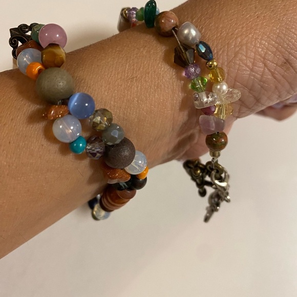 Colorful Hand made Beaded Bracelets Set with quartz and shell and bee charm - Picture 2 of 12